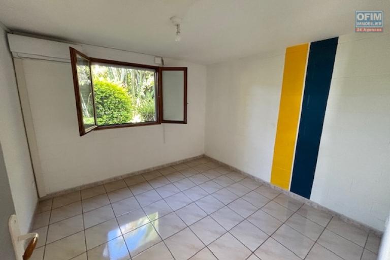 A vendre spacieuse maison T/7 à Saint Denis- La Montagne