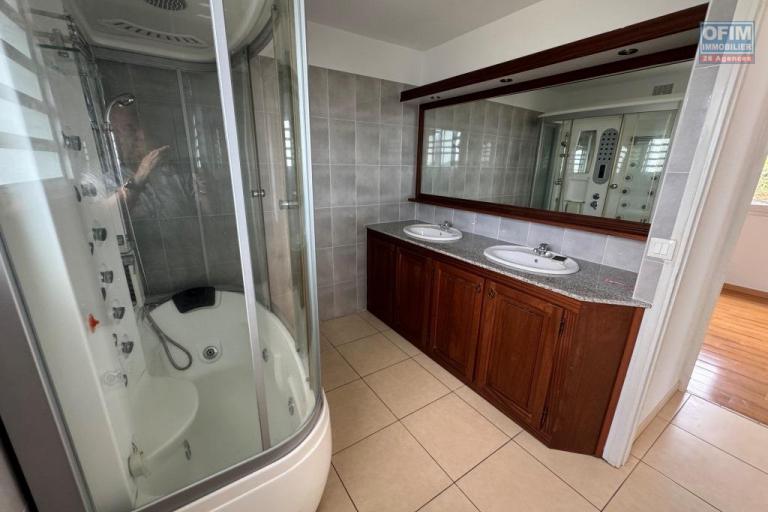A louer magnifique villa de type F5 la Plaine des cafres 22 éme