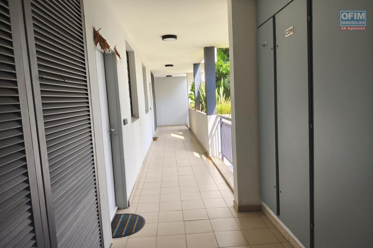 A vendre appartement T3  de 70,60  m2 avec varangue -R&eacute;sidence r&eacute;cente centre ville de  LA POSSESSION