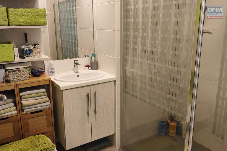 A vendre appartement T3  de 70,60  m2 avec varangue -R&eacute;sidence r&eacute;cente centre ville de  LA POSSESSION