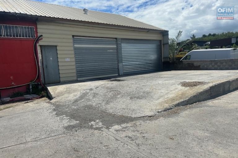 A louer local de stockage 120m2 en Zone d'activit&eacute; N&deg;2 &agrave; Saint-Pierre &icirc;le de la R&eacute;union