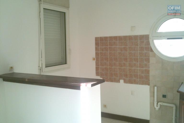 RESIDENCE DE STANDING LE PORT APPARTEMENT T2 - IDEAL INVESTISSEMENT OU 1&deg; ACHAT