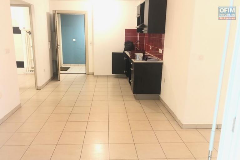 A vendre T2 à Ste Clotilde, residence Coquelicot 3, chemin Finette.