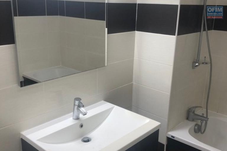 A vendre T2 à Ste Clotilde, residence Coquelicot 3, chemin Finette.