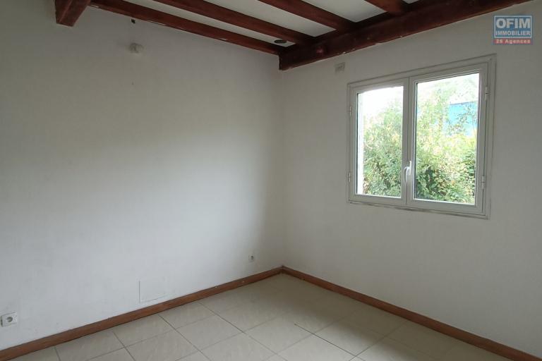 A vendre villa T5 de 165m2 avec magnifique vue montagne à Bras des Calumets