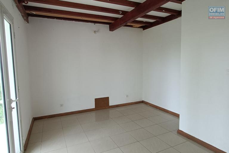 A vendre villa T5 de 165m2 avec magnifique vue montagne à Bras des Calumets
