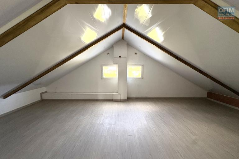 A vendre villa T5 de 165m2 avec magnifique vue montagne à Bras des Calumets