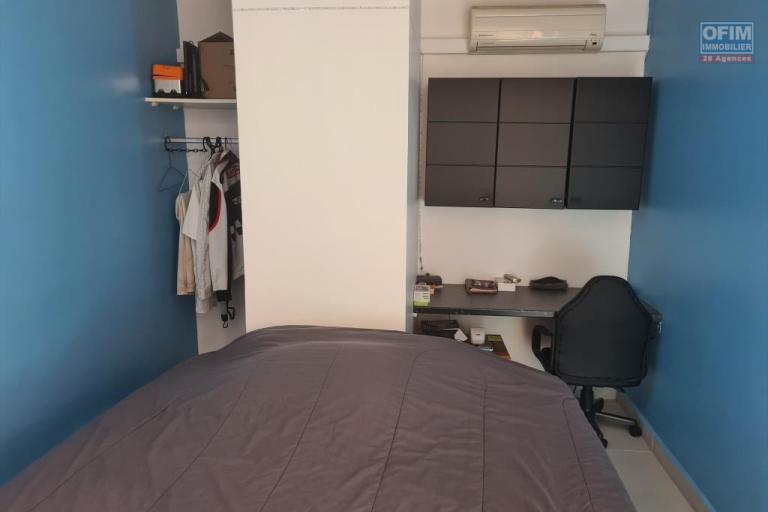 A louer joli appartement F2 MEUBLE avec jardinets le Tampon