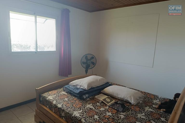 Ensemble immobilier T3 + T2 sur terrain de 572 m² avec piscine Saint Louis - CHAMBRE T3
