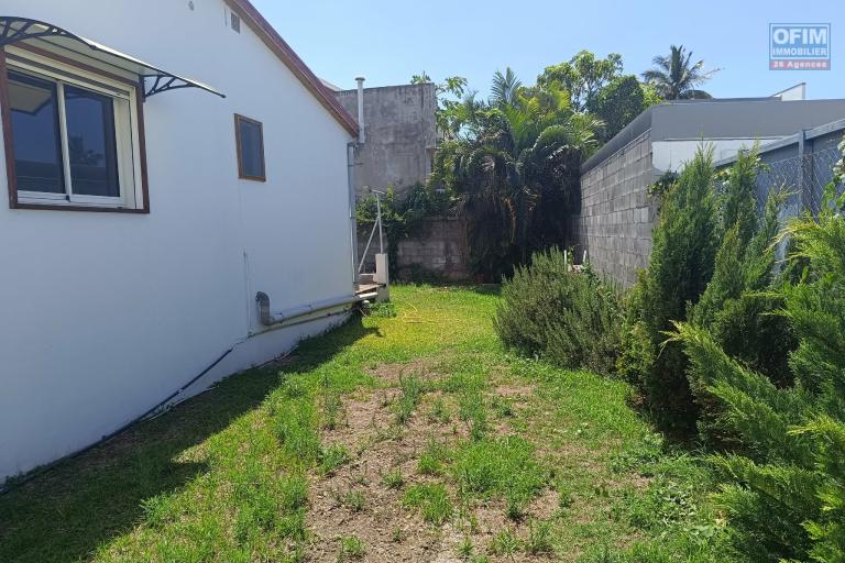 Ensemble immobilier T3 + T2 sur terrain de 572 m² avec piscine Saint Louis