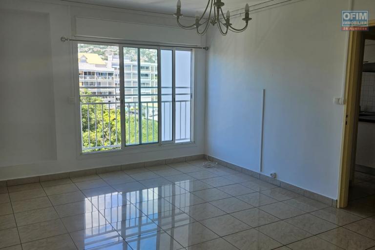 Appartement T3/T4 &agrave; Saint-Denis dans le  Carr&eacute; d&rsquo;Or  avec vue mer & montagne