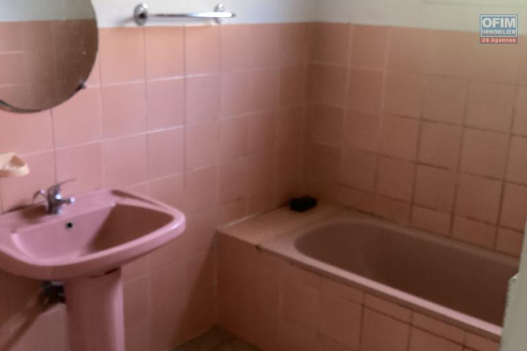 À LOUER – Maison Duplex F5 – Bagatelle
