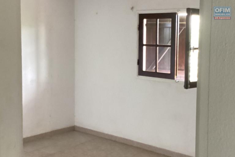 À LOUER – Maison Duplex F5 – Bagatelle