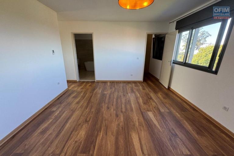 Exceptionnel : A louer, villa de type F5 d'environ 183 m&sup2; &agrave; Bois Court la Plaine des cafres