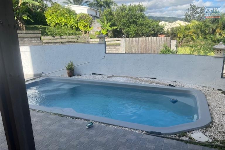 &Agrave; louer &ndash; Belle villa F4 avec piscine &ndash; Quartier du Manirons