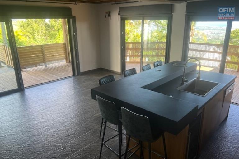 &Agrave; louer &ndash; Belle villa F4 avec piscine &ndash; Quartier du Manirons