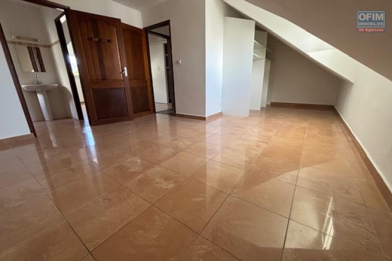 &Agrave; louer &ndash; T4 Duplex &ndash; R&eacute;sidence Pluie d&rsquo;Or