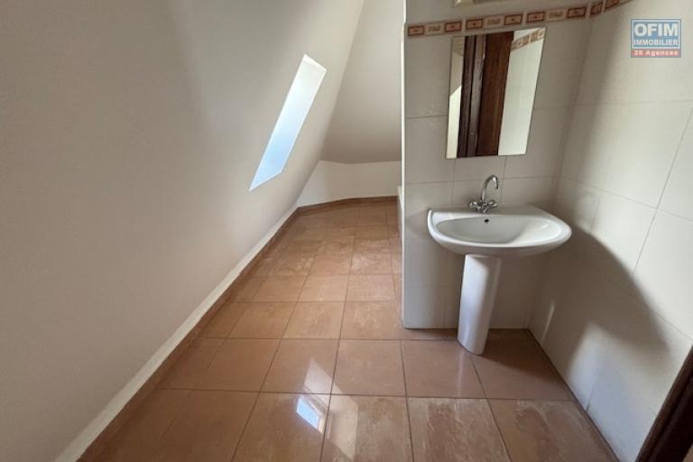 &Agrave; louer &ndash; T4 Duplex &ndash; R&eacute;sidence Pluie d&rsquo;Or