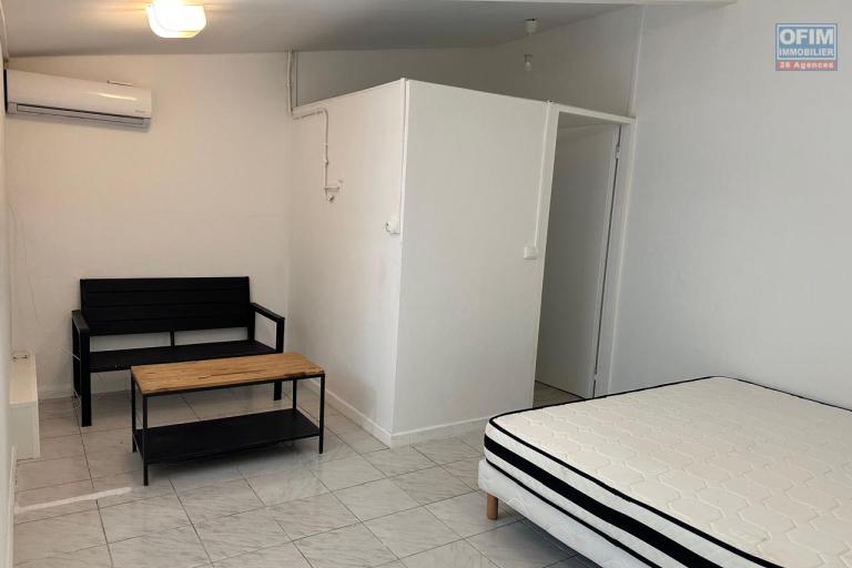 Un charmant studio de 31m2 meublé à la Ligne Paradis St-Pierre île de la Réunion