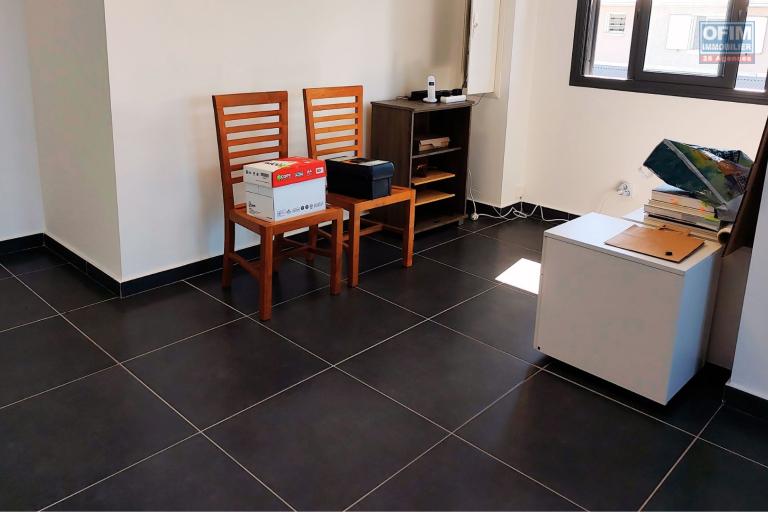  A LOUER Local Commercial / Professionnel de 53m2 | Secteur Ligne des Bambous Saint-Pierre - Tampon