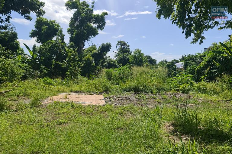 A vendre terrain 372 m2 &agrave; Ste Suzanne/ Commune B&egrave;gue