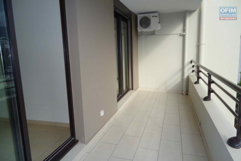 A vendre T2 dans la residence Lobellia &agrave; Ste Clotilde, proche des universit&eacute;s, commerces...