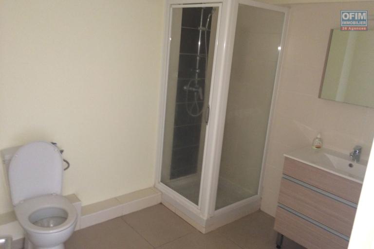 A vendre T2 dans la residence Lobellia &agrave; Ste Clotilde, proche des universit&eacute;s, commerces...