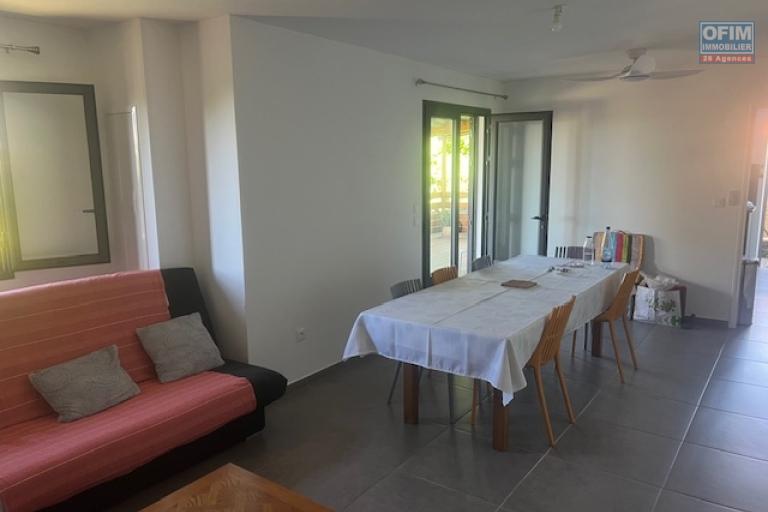 Location villa F5 meublée – Vue agréable à L’Étang-Salé les Hauts