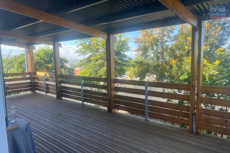 Location villa F5 meublée – Vue agréable à L’Étang-Salé les Hauts