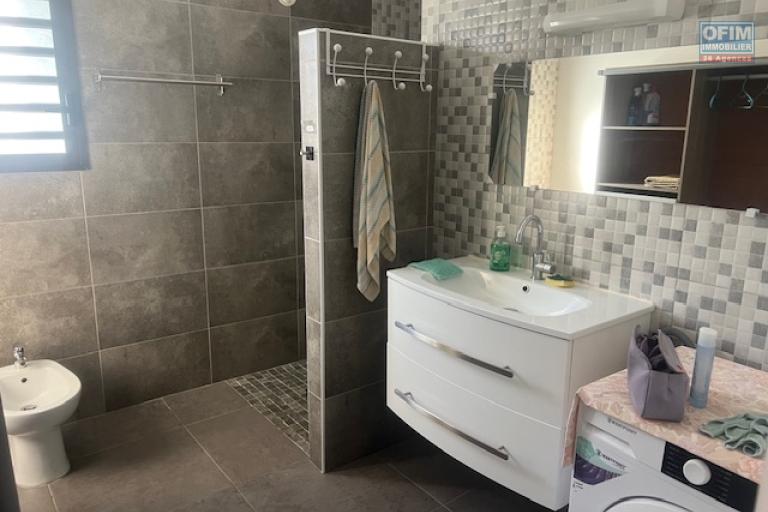 Location villa F5 meublée – Vue agréable à L’Étang-Salé les Hauts