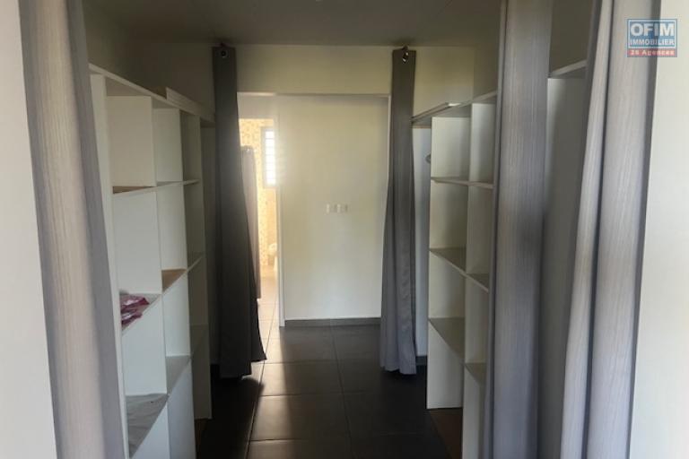 Location villa F5 meublée – Vue agréable à L’Étang-Salé les Hauts