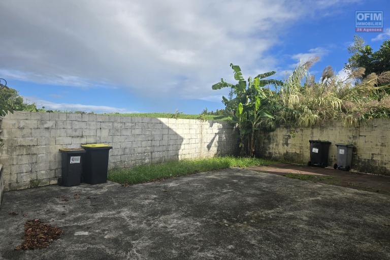 À Louer – Duplex F3 avec Cour Privée dans Résidence Calme