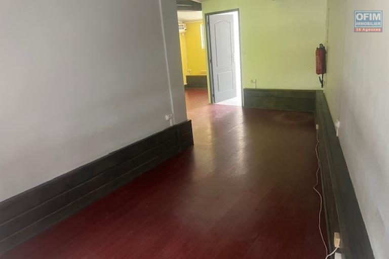 A Louer local commercial de 22m2 centre ville l'ETANG SALE LES HAUTS