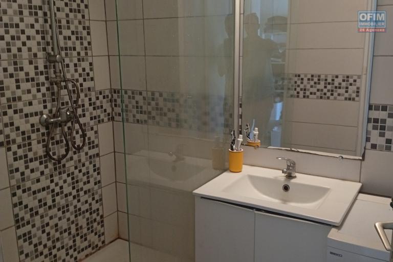A LOUER APPARTEMENT T2 DE 53 M2 DE SURFACE AVEC VUE MER A SOURIS CHAUDE, TROIS BASSINS