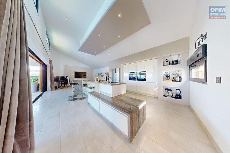 VILLA CONTEMPORAINE D&rsquo;EXCEPTION &ndash; ENTRE CIEL, MER ET LUMI&Egrave;RE &agrave; SANS SOUCI 97411 &agrave; 7 min du CHOR