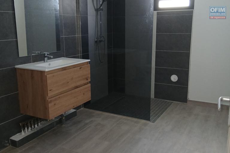 A louer appartement F4 neuf sur le Port