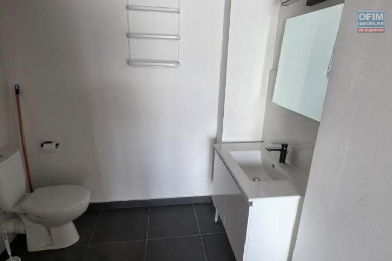 A louer studios neufs pour &eacute;tudiants, MEUBLE, EQUIPE ET AMENAGE, Haut de gamme le Tampon centre ville