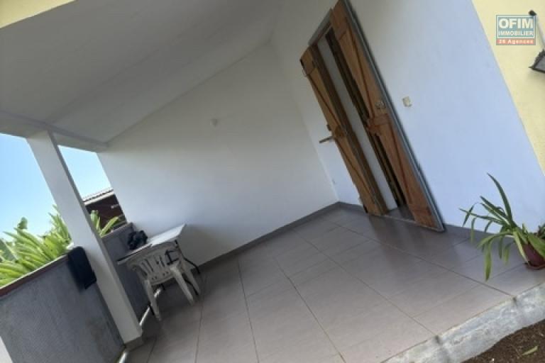 A LOUER Maison de type F2 sur SAINT-GILLES LES HAUTS &agrave; 700 euros!!