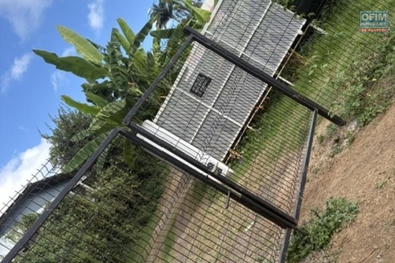 A LOUER Maison de type F2 sur SAINT-GILLES LES HAUTS &agrave; 700 euros!!
