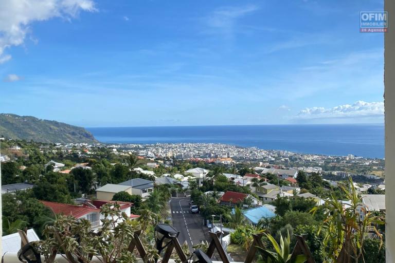 A Vendre bel appartement de type F2 r&eacute;sidence Le Coeur de L'Oc&eacute;an avec une tr&egrave;s jolie vue sur la mer et la montagne &agrave; BDN Sainte Clotilde.
