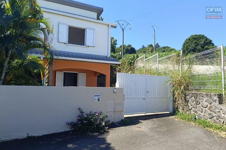 Charmante villa duplex 3 chambres rénovée avec vue mer à Ravine des Cabris