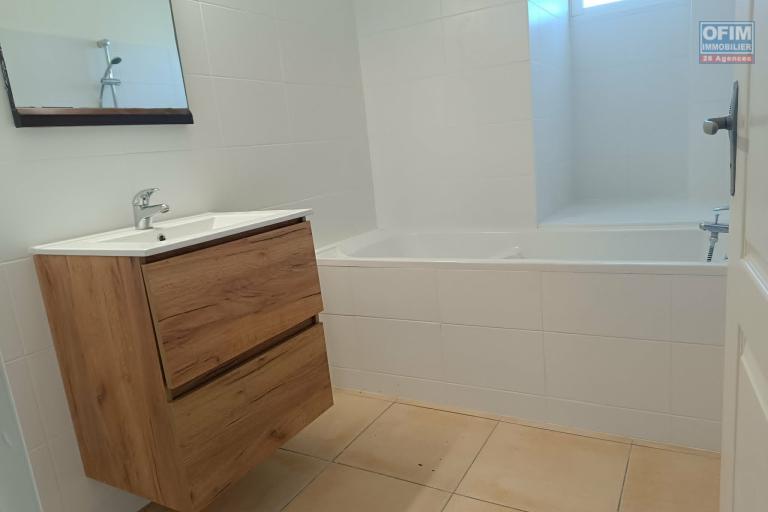 Charmante villa duplex 3 chambres rénovée avec vue mer à Ravine des Cabris