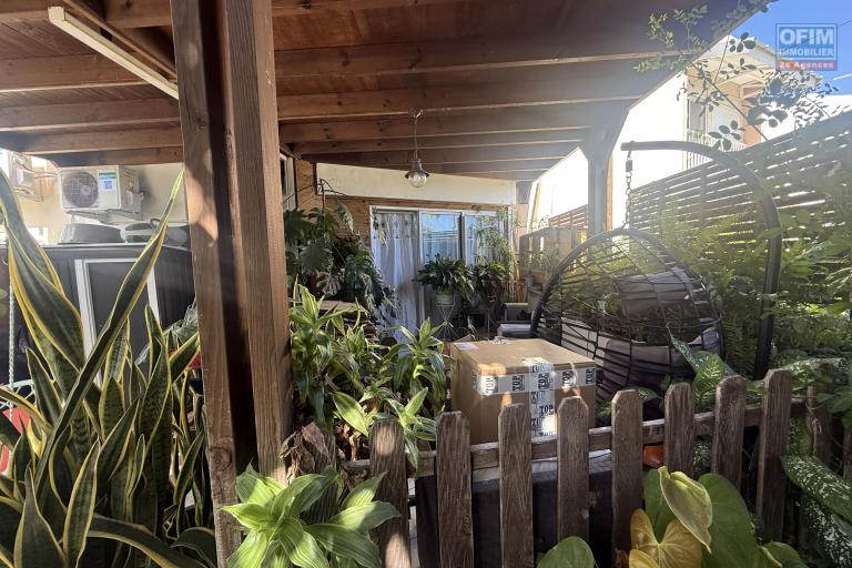 A vendre maison T4 mitoyenne proche centre ville du  Port