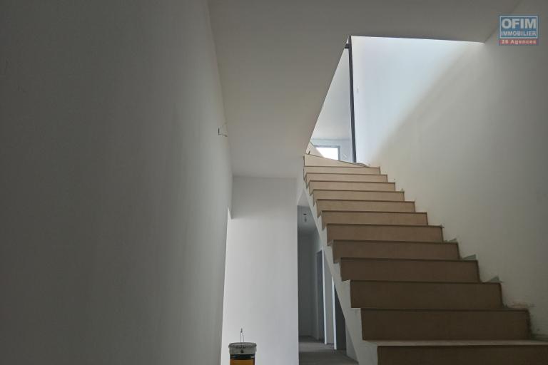 A vendre VILLA D&rsquo;ARCHITECTE AVEC VUE OC&Eacute;AN PANORAMIQUE &ndash; LA POSSESSION