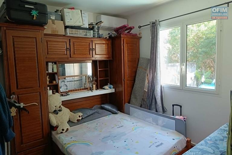 A vendre appartement 3 chambres avec jardin de 200 m2 à la Ravine des Cabris