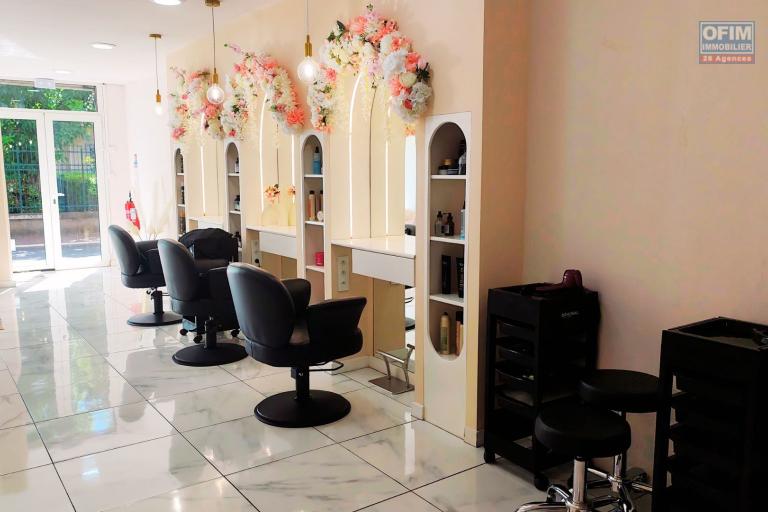 Au c&oelig;ur du centre-ville de Saint-Paul | Le salon de coiffure Am&eacute;lie Rose est &agrave; vendre au prix de 69 500 &euro;.