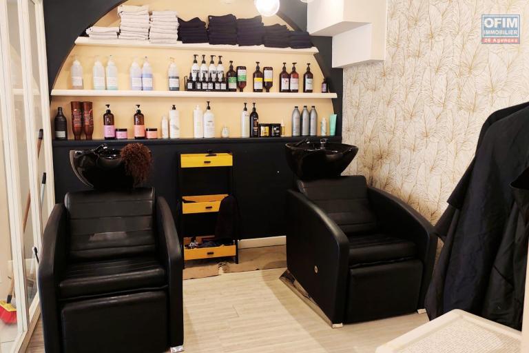 Au c&oelig;ur du centre-ville de Saint-Paul | Le salon de coiffure Am&eacute;lie Rose est &agrave; vendre au prix de 69 500 &euro;.