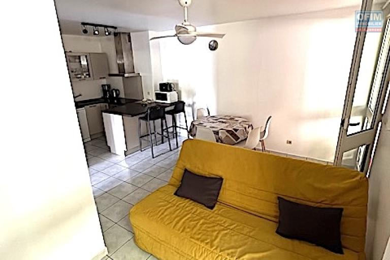 A louer beau T3 meubl&eacute; avec varangue et jardin dans la residence Les Huppes de bourbon &agrave; La Montagne