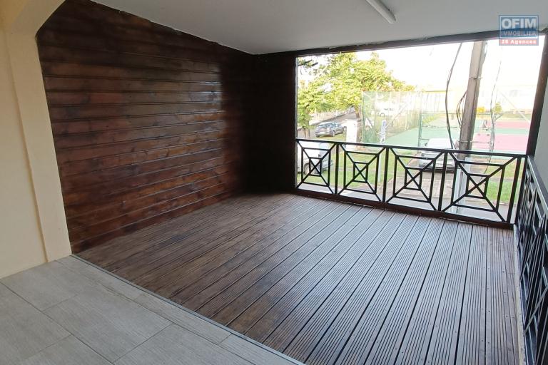 A louer Appartement T4 en duplex avec grande Terrasse à Sainte-Anne
