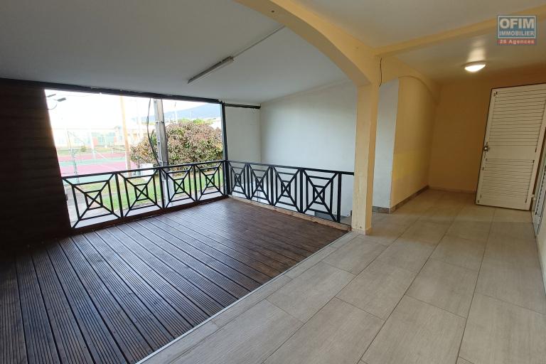 A louer Appartement T4 en duplex avec grande Terrasse à Sainte-Anne